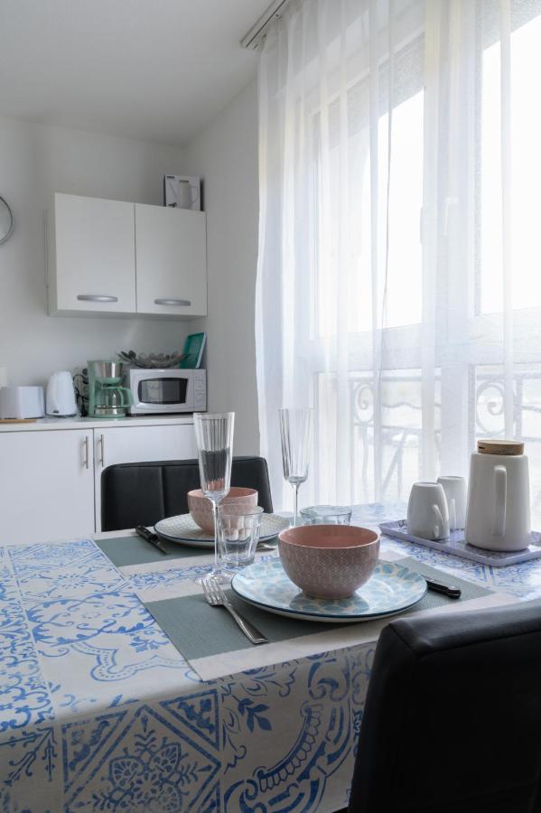 Studio Calme, Proche Centre, Wifi. 贝尔福 外观 照片